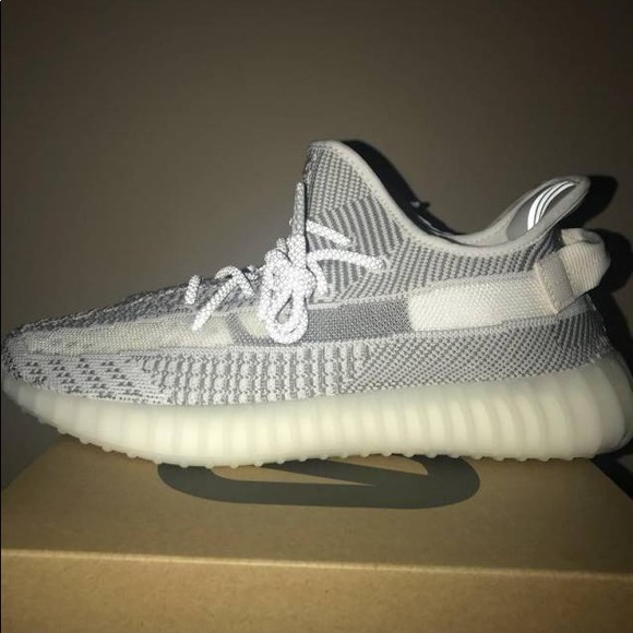 Interpixel hk YEEZY Boost 350 V2 Static Zebra Saple Leaked 6
